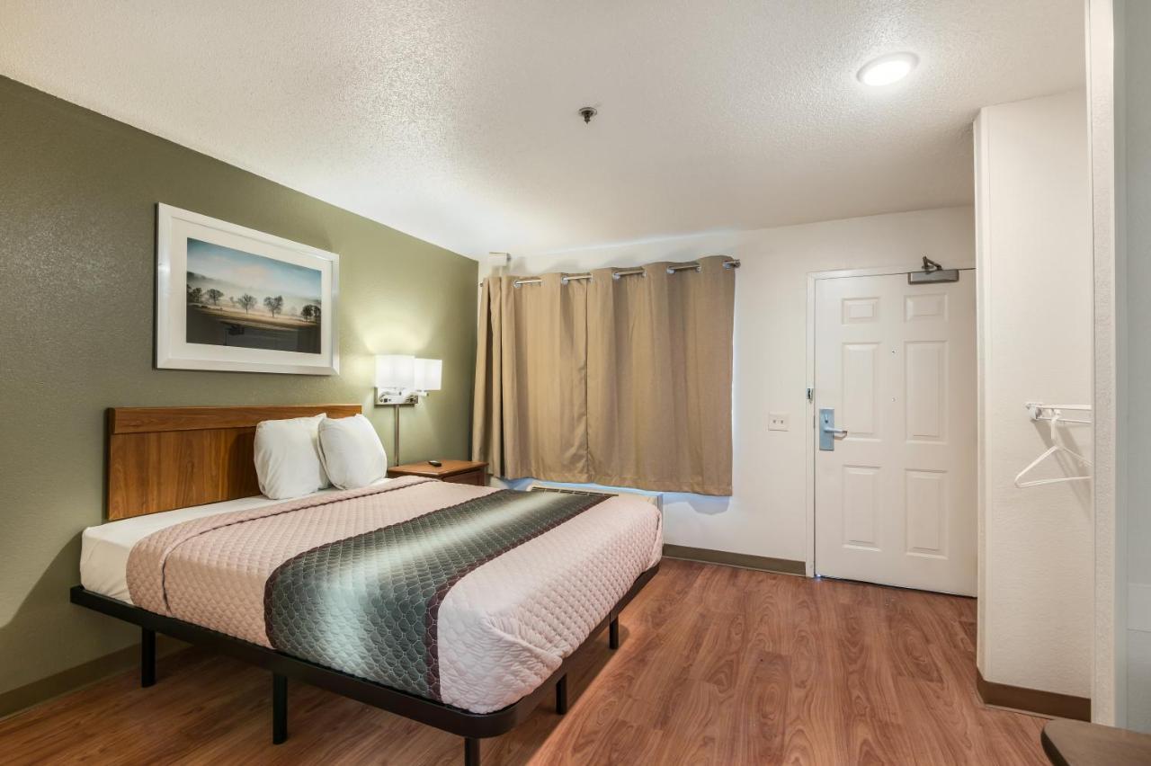 Hometowne Studios By Red Roof Kansas City - Worlds Of Fun Esterno foto